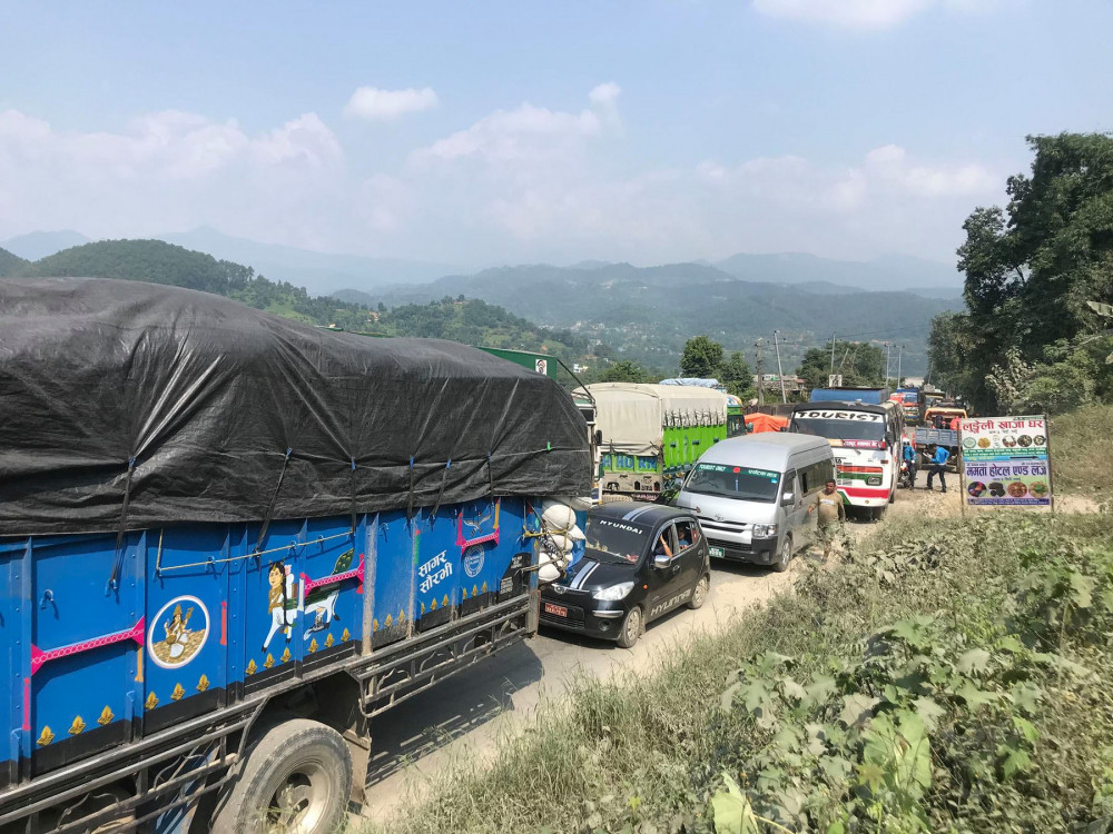 पृथ्वीराजमार्ग खाल्डाखुल्डीले दुर्घटनाको जोखिम